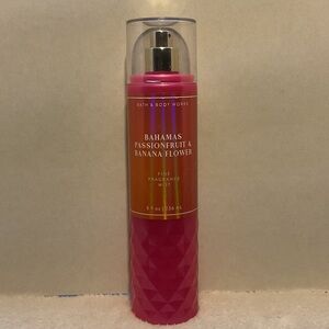 Bath & Body Works Bahamas Passionfruit & Banana Flower Mist - Vibrant Pink